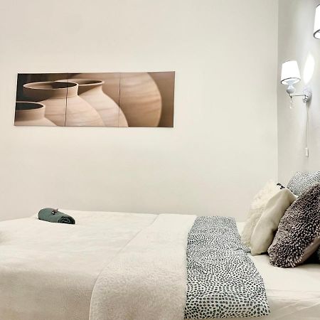 White Apartment Near The Famous New York Cafe Budapest Luaran gambar